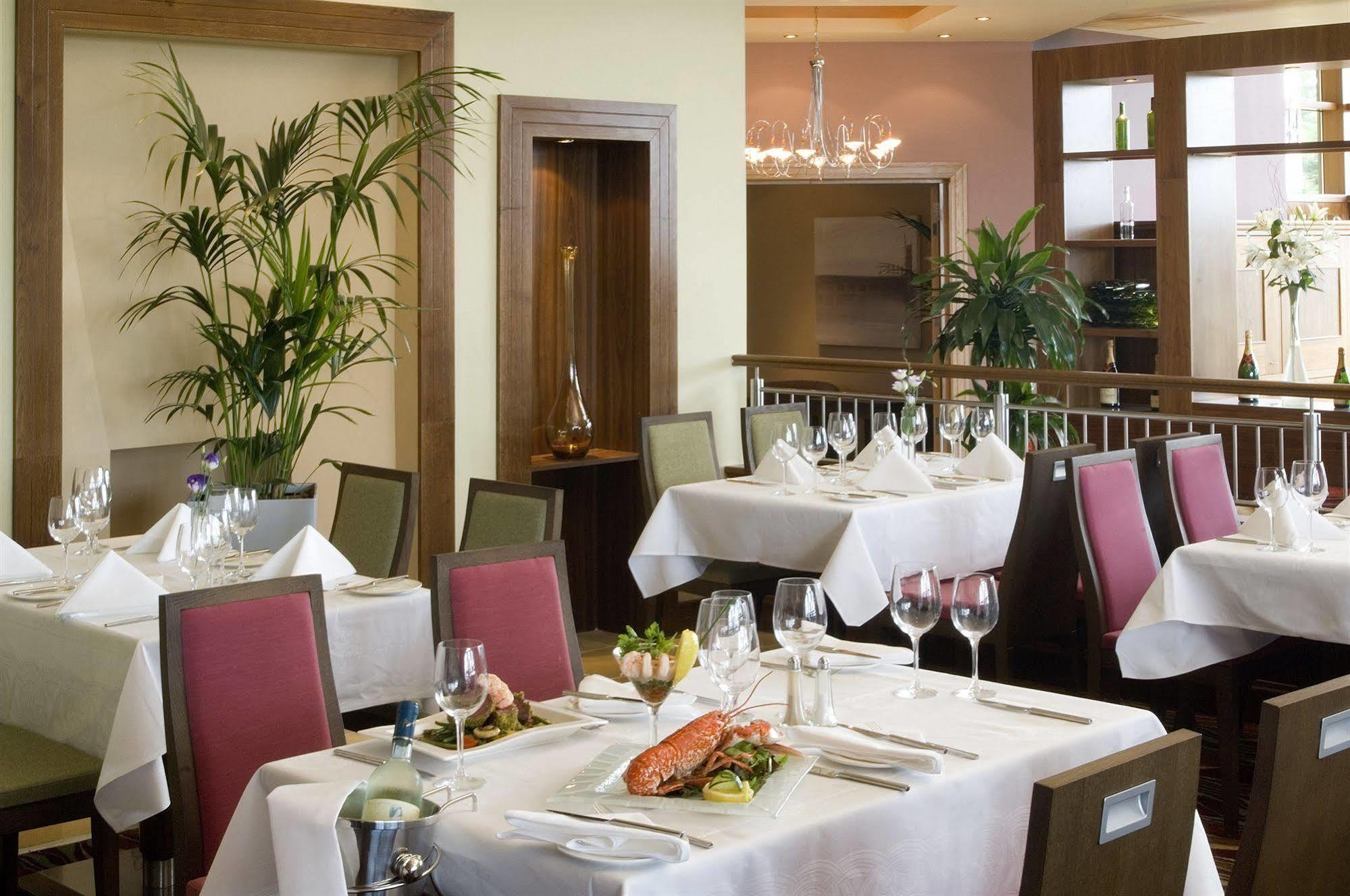 Self Catering Lodges At The Blarney Hotel & Golf Resort المطعم الصورة